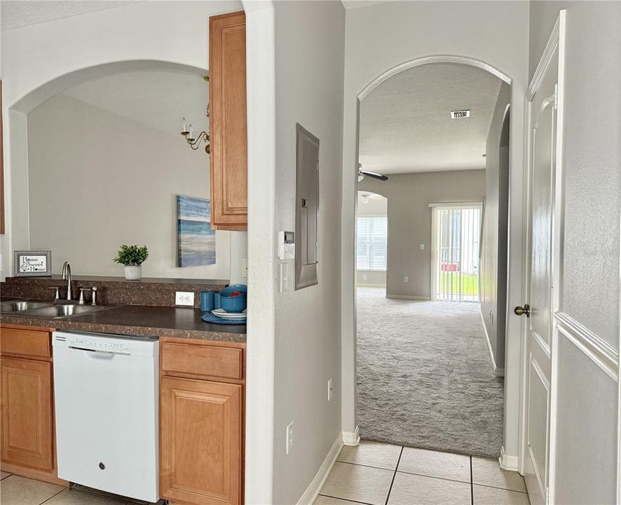 For Sale: $219,000 (2 beds, 2 baths, 1696 Square Feet)