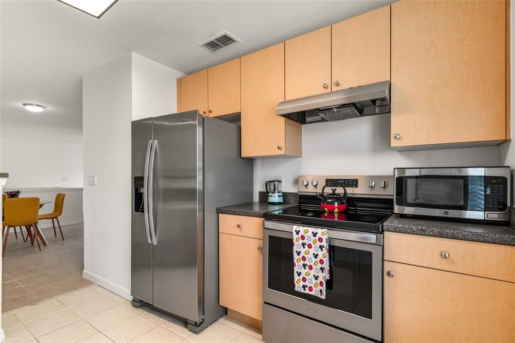 For Sale: $334,900 (2 beds, 2 baths, 1356 Square Feet)