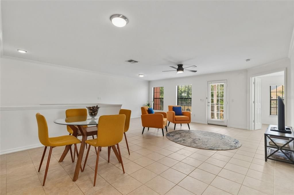 For Sale: $334,900 (2 beds, 2 baths, 1356 Square Feet)