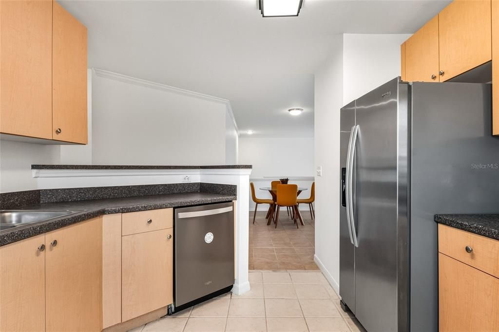 For Sale: $334,900 (2 beds, 2 baths, 1356 Square Feet)