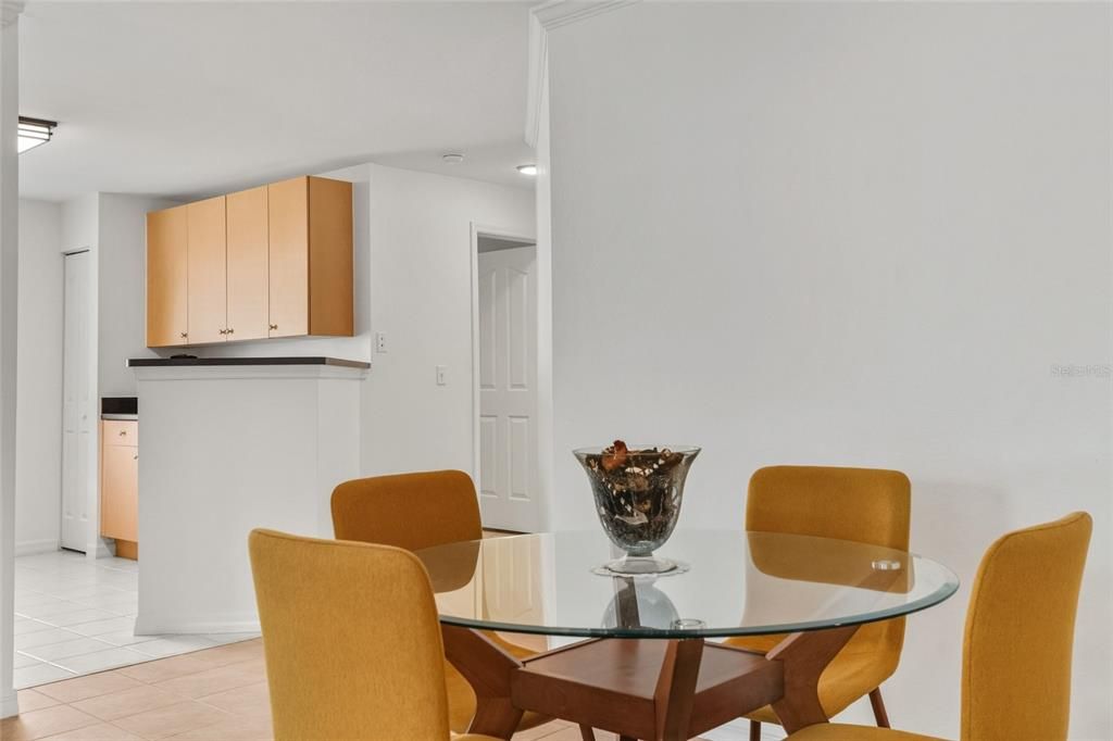 For Sale: $334,900 (2 beds, 2 baths, 1356 Square Feet)