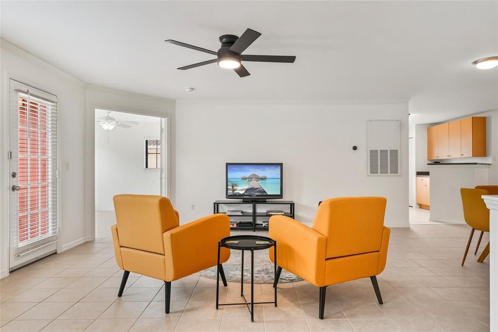 For Sale: $334,900 (2 beds, 2 baths, 1356 Square Feet)