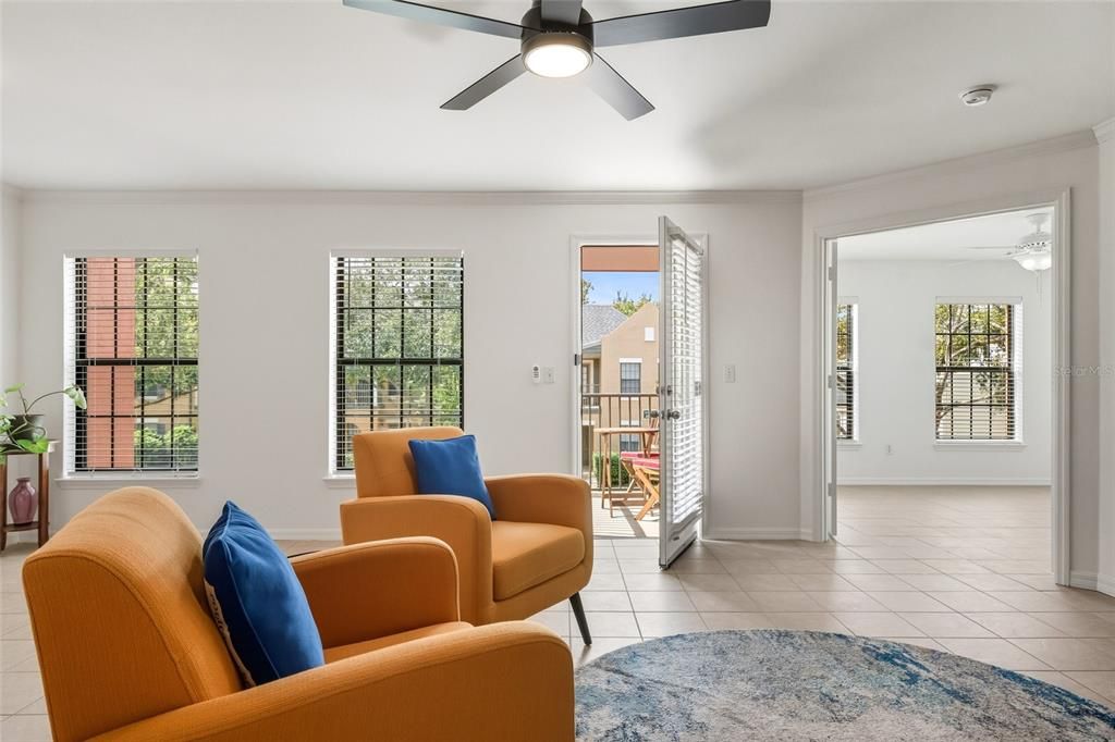 For Sale: $334,900 (2 beds, 2 baths, 1356 Square Feet)