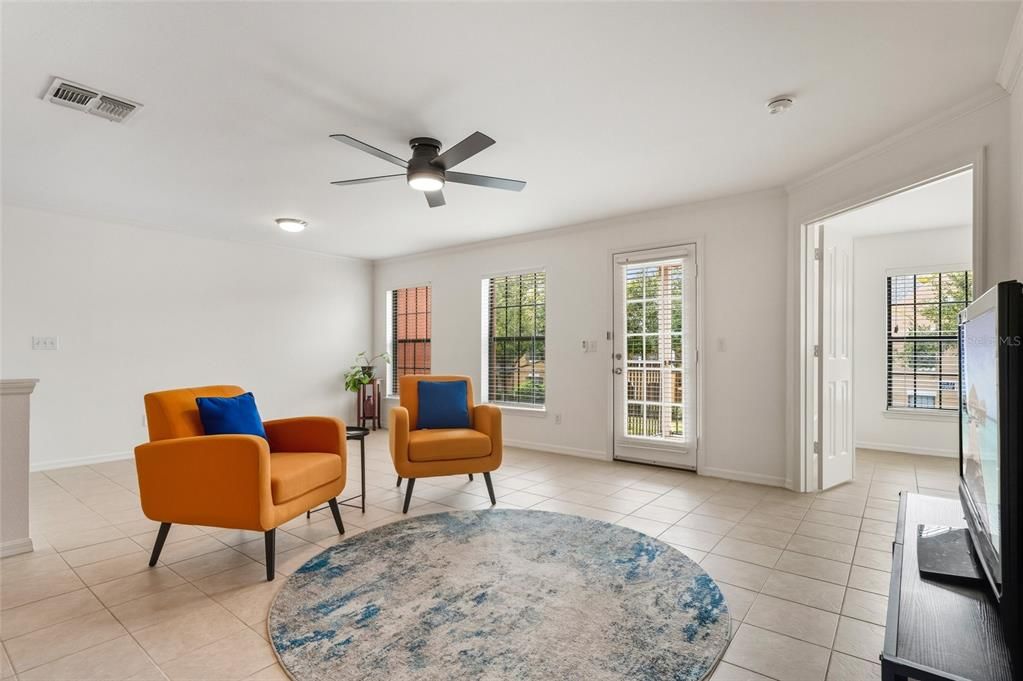 For Sale: $334,900 (2 beds, 2 baths, 1356 Square Feet)