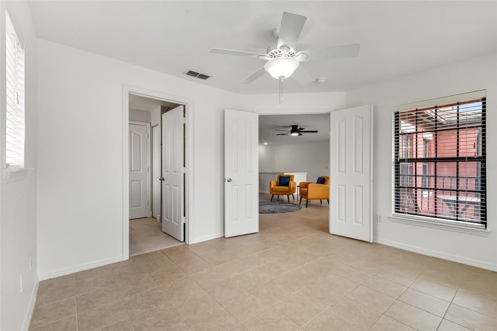 For Sale: $334,900 (2 beds, 2 baths, 1356 Square Feet)
