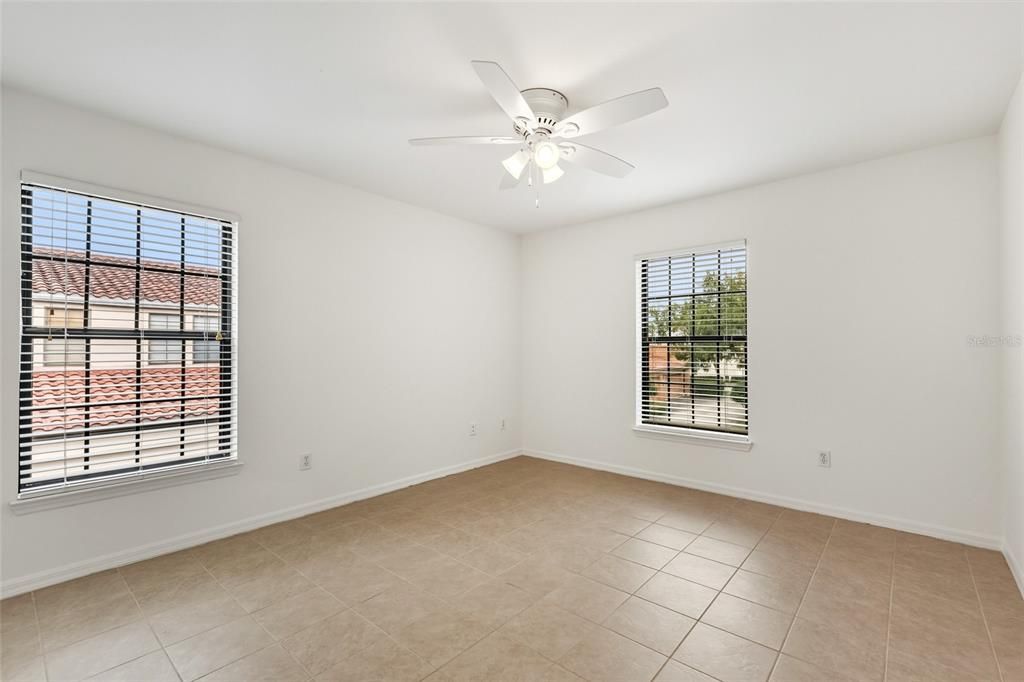 For Sale: $334,900 (2 beds, 2 baths, 1356 Square Feet)