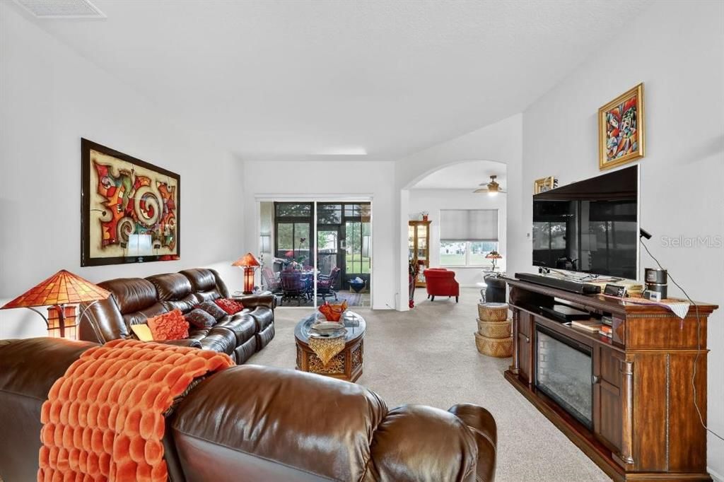 For Sale: $474,500 (3 beds, 2 baths, 2664 Square Feet)