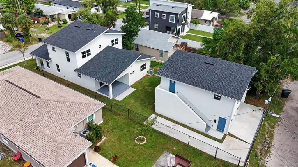 合同活跃: $835,000 (3 贝兹, 2 浴室, 2554 平方英尺)