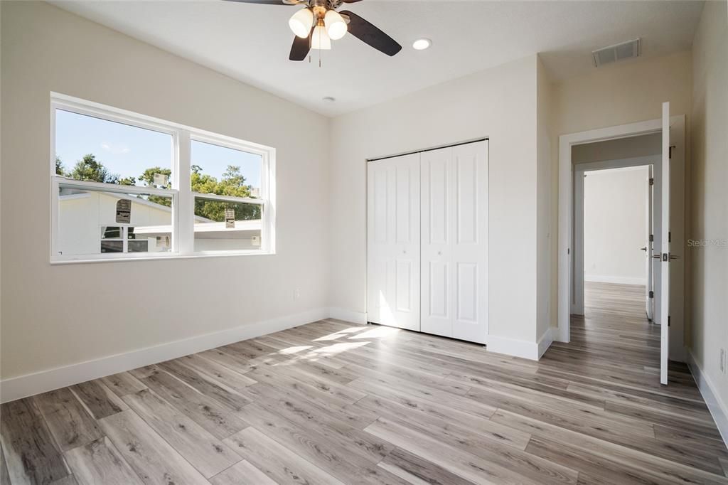 合同活跃: $835,000 (3 贝兹, 2 浴室, 2554 平方英尺)