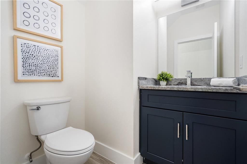 合同活跃: $835,000 (3 贝兹, 2 浴室, 2554 平方英尺)