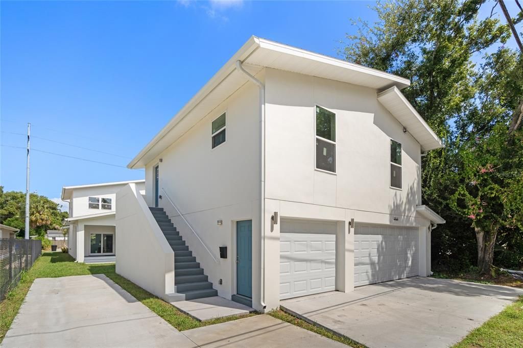 合同活跃: $835,000 (3 贝兹, 2 浴室, 2554 平方英尺)