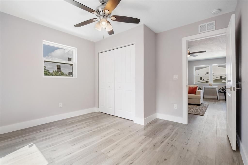 合同活跃: $835,000 (3 贝兹, 2 浴室, 2554 平方英尺)