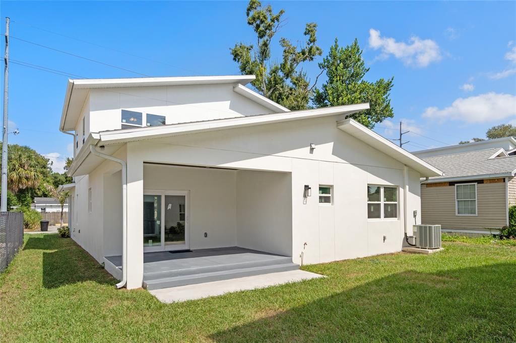 合同活跃: $835,000 (3 贝兹, 2 浴室, 2554 平方英尺)