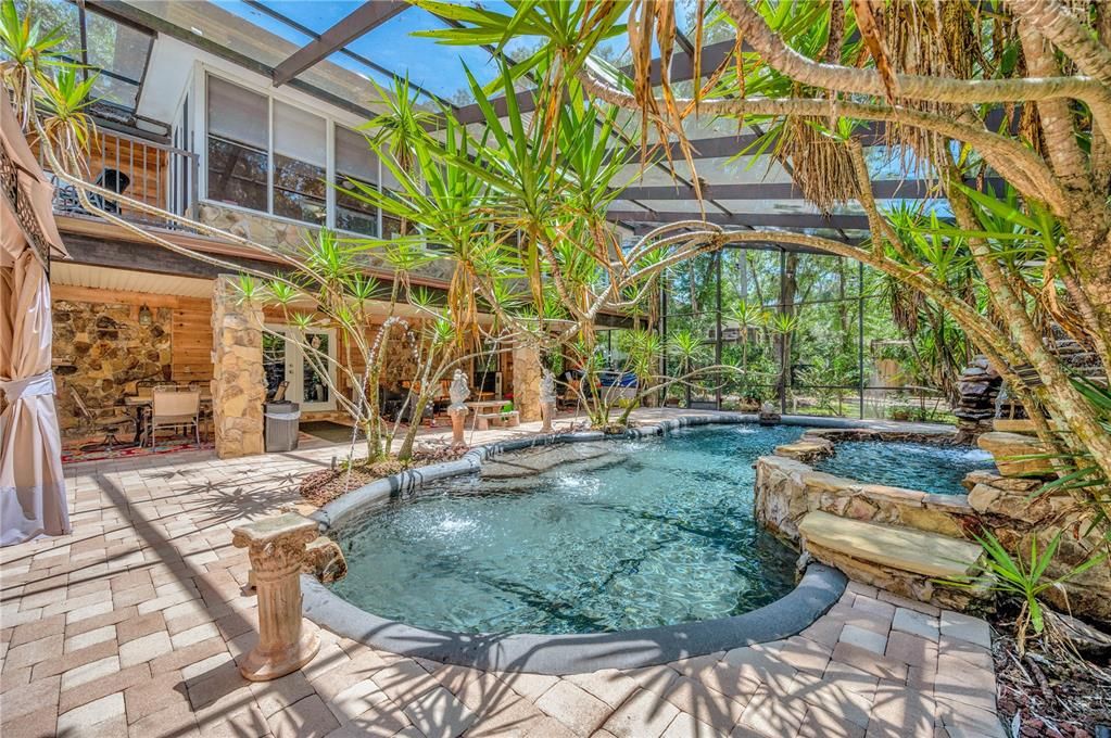 待售: $1,750,000 (6 贝兹, 4 浴室, 5298 平方英尺)