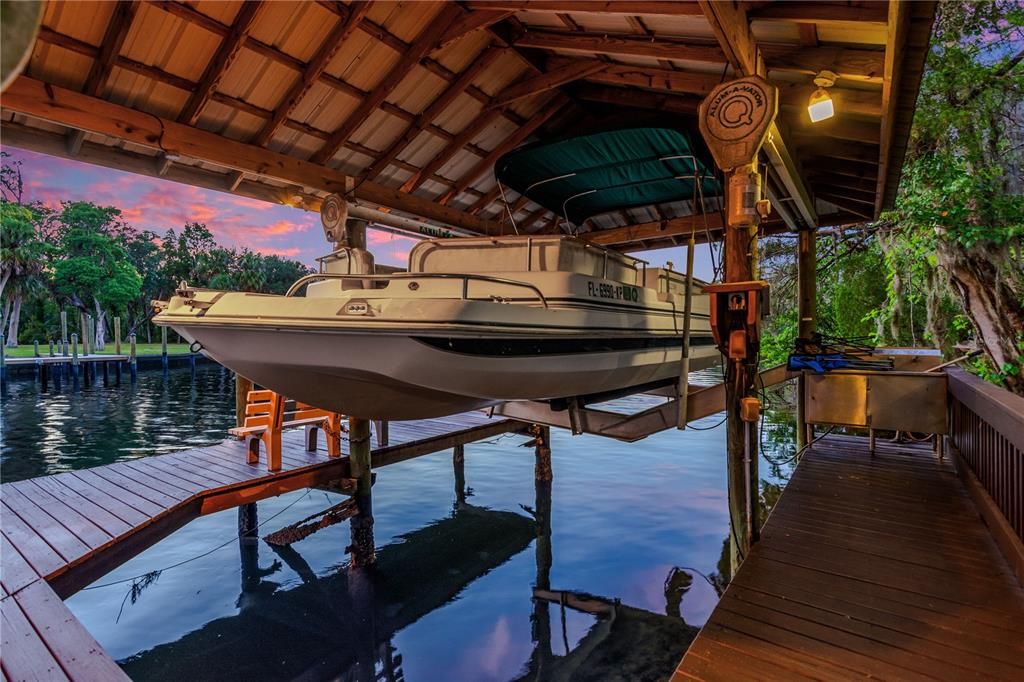 待售: $1,750,000 (6 贝兹, 4 浴室, 5298 平方英尺)