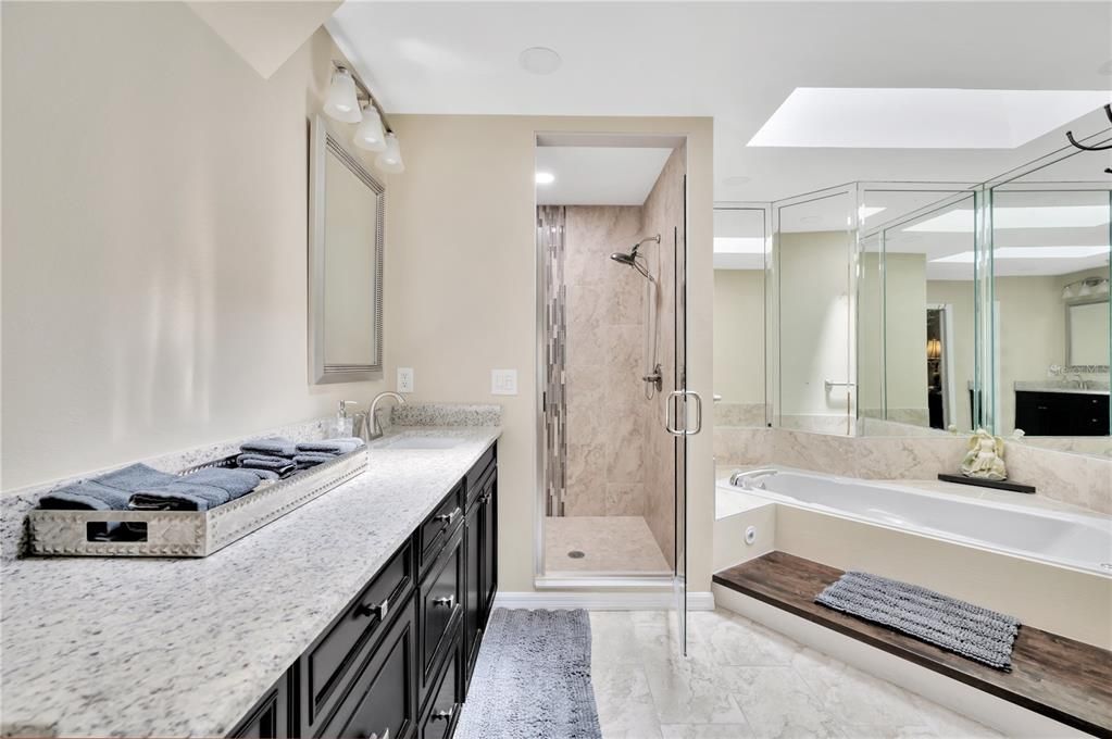 待售: $1,750,000 (6 贝兹, 4 浴室, 5298 平方英尺)