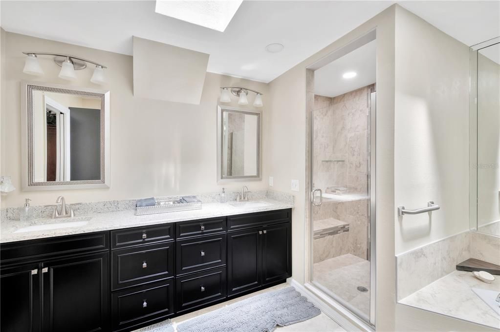 待售: $1,750,000 (6 贝兹, 4 浴室, 5298 平方英尺)