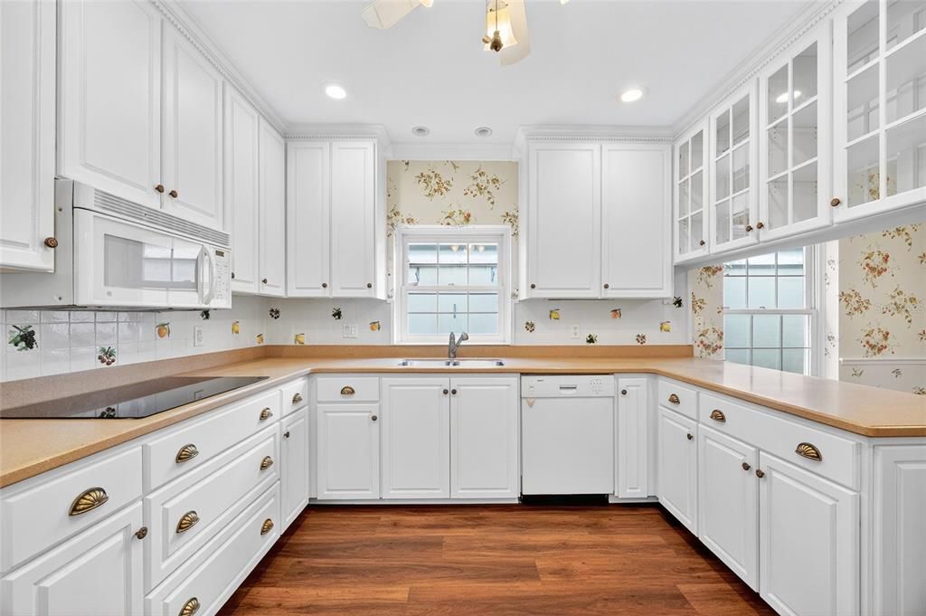 待售: $849,999 (3 贝兹, 2 浴室, 2501 平方英尺)