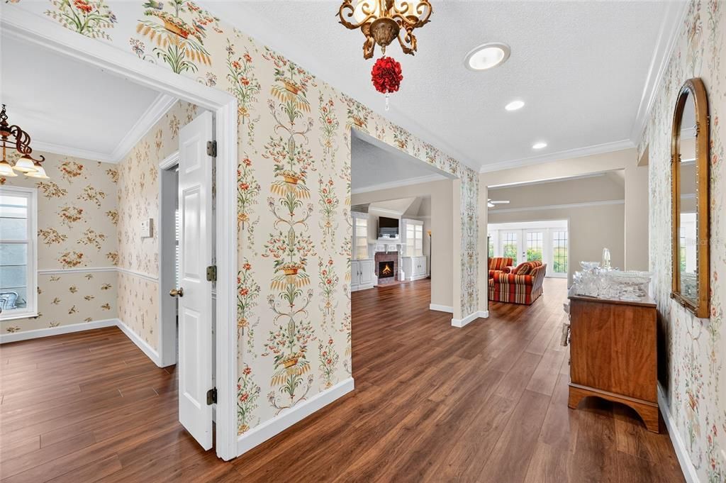 待售: $849,999 (3 贝兹, 2 浴室, 2501 平方英尺)