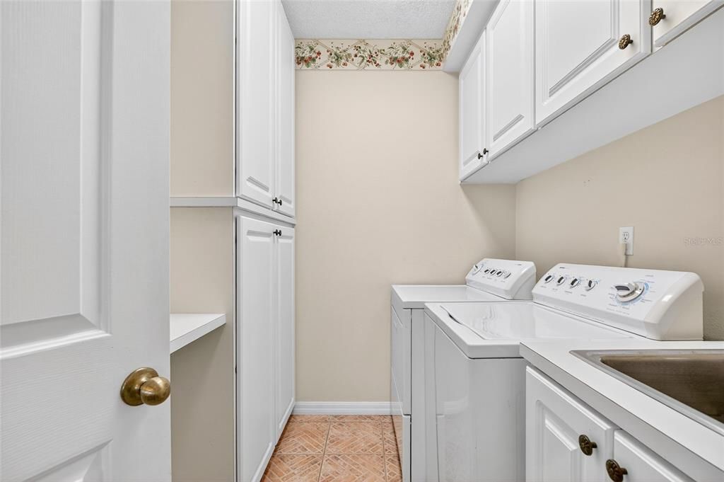 待售: $849,999 (3 贝兹, 2 浴室, 2501 平方英尺)