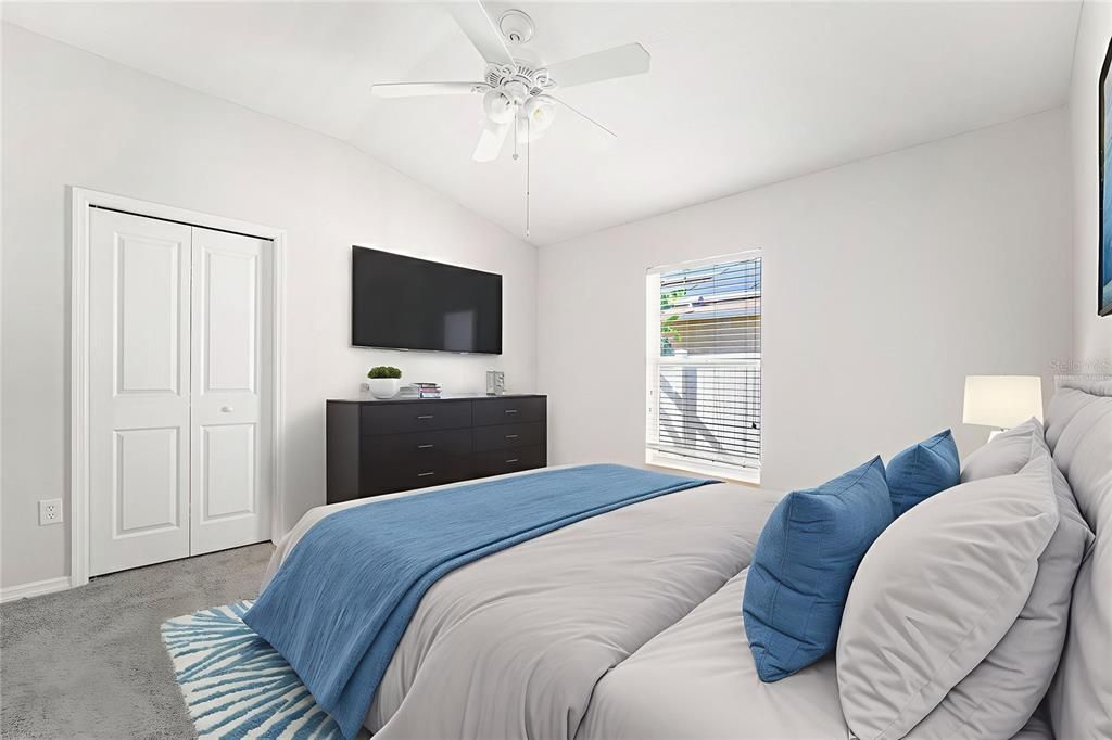 合同活跃: $450,000 (4 贝兹, 3 浴室, 2232 平方英尺)