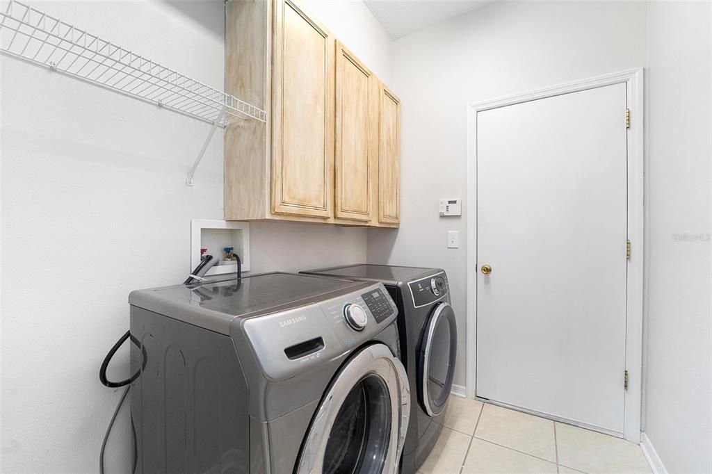 合同活跃: $450,000 (4 贝兹, 3 浴室, 2232 平方英尺)