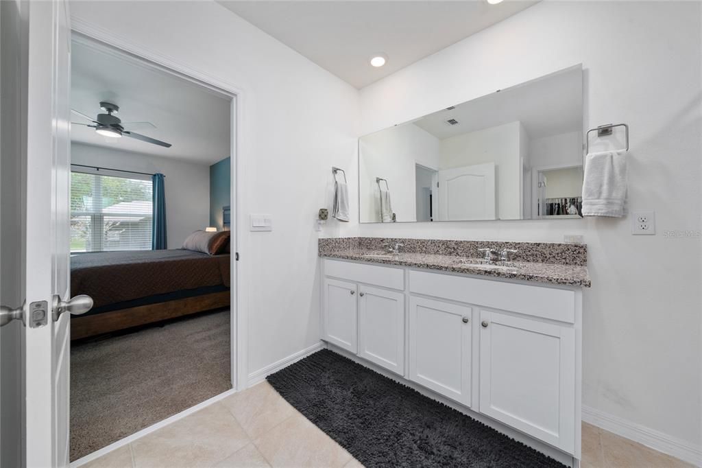 待售: $425,000 (4 贝兹, 2 浴室, 1836 平方英尺)