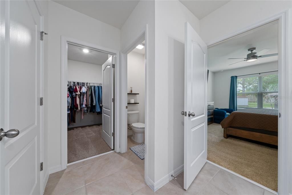 待售: $425,000 (4 贝兹, 2 浴室, 1836 平方英尺)