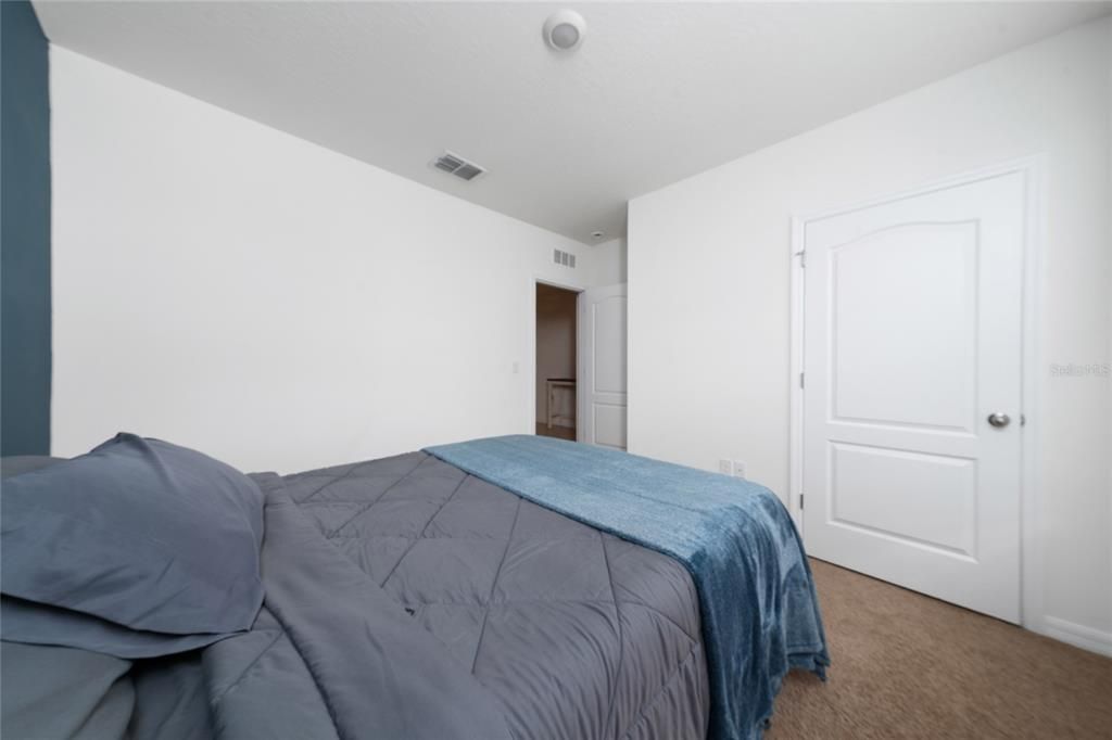 待售: $425,000 (4 贝兹, 2 浴室, 1836 平方英尺)