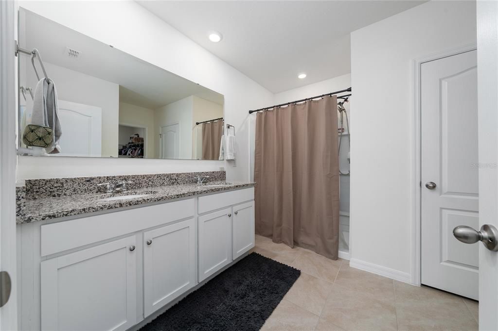 待售: $425,000 (4 贝兹, 2 浴室, 1836 平方英尺)