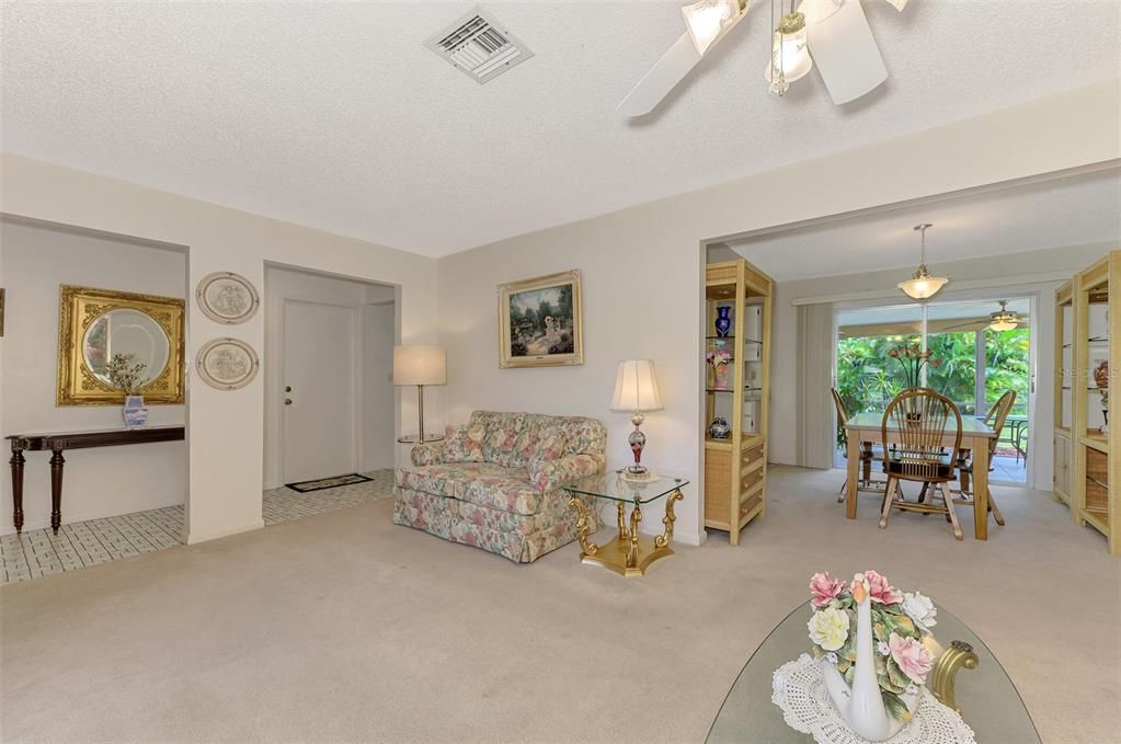 Active With Contract: $239,900 (2 beds, 2 baths, 1507 Square Feet)