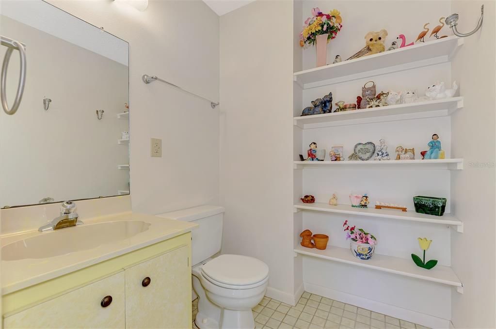 Active With Contract: $239,900 (2 beds, 2 baths, 1507 Square Feet)