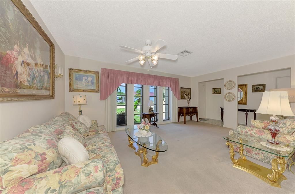 Active With Contract: $239,900 (2 beds, 2 baths, 1507 Square Feet)