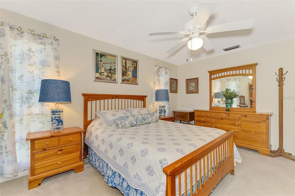 Active With Contract: $239,900 (2 beds, 2 baths, 1507 Square Feet)