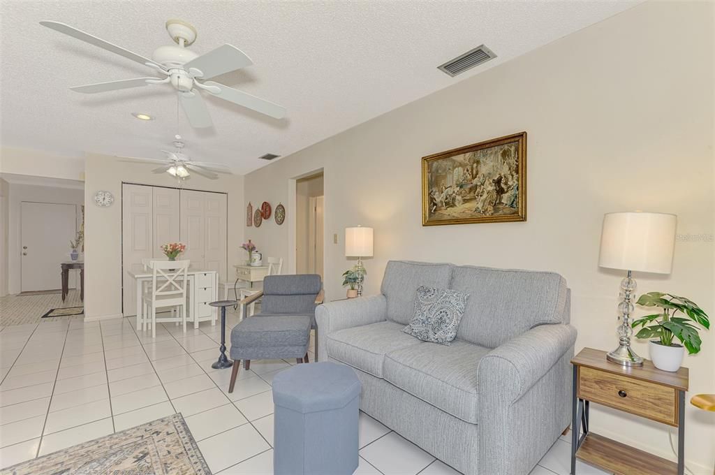 Active With Contract: $239,900 (2 beds, 2 baths, 1507 Square Feet)