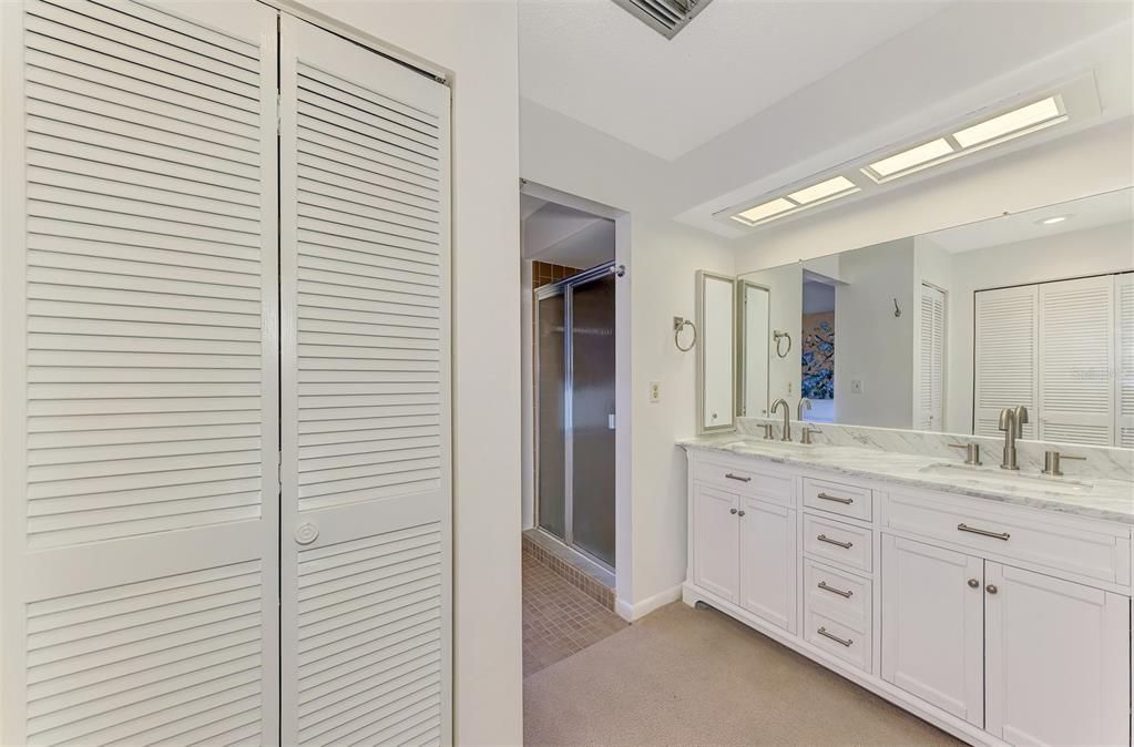 Active With Contract: $239,900 (2 beds, 2 baths, 1507 Square Feet)