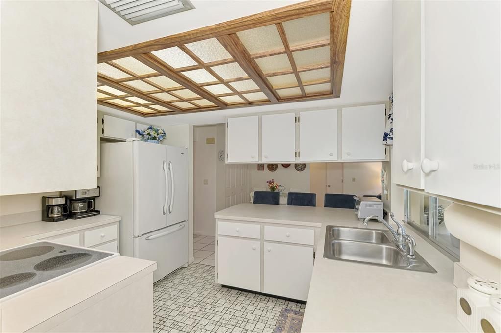 Active With Contract: $239,900 (2 beds, 2 baths, 1507 Square Feet)