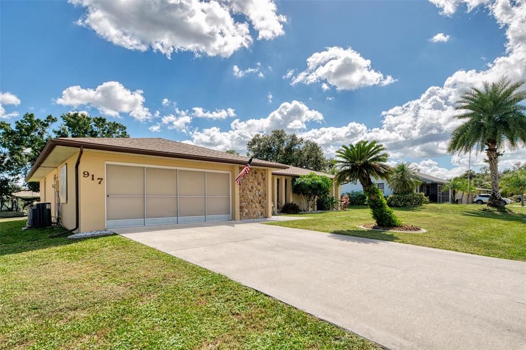 Active With Contract: $239,900 (2 beds, 2 baths, 1507 Square Feet)