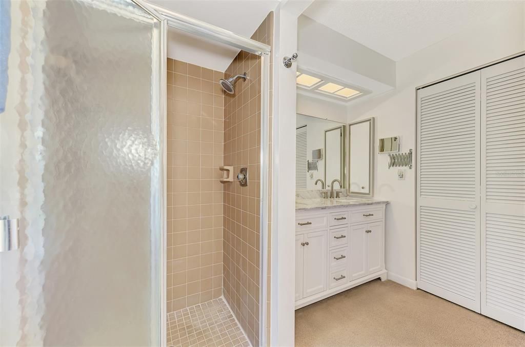 Active With Contract: $239,900 (2 beds, 2 baths, 1507 Square Feet)