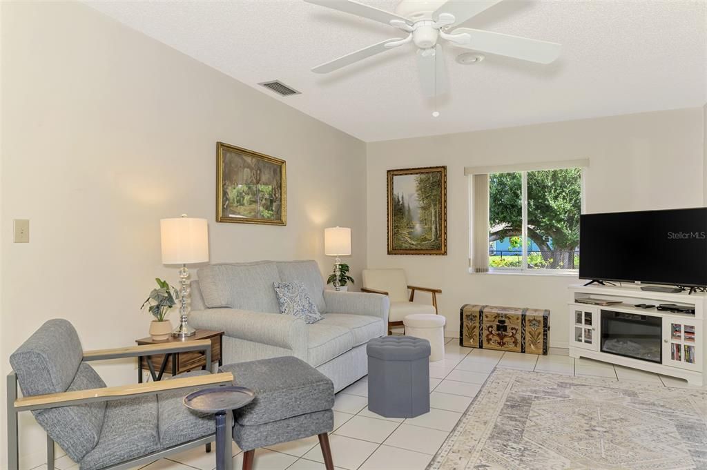 Active With Contract: $239,900 (2 beds, 2 baths, 1507 Square Feet)