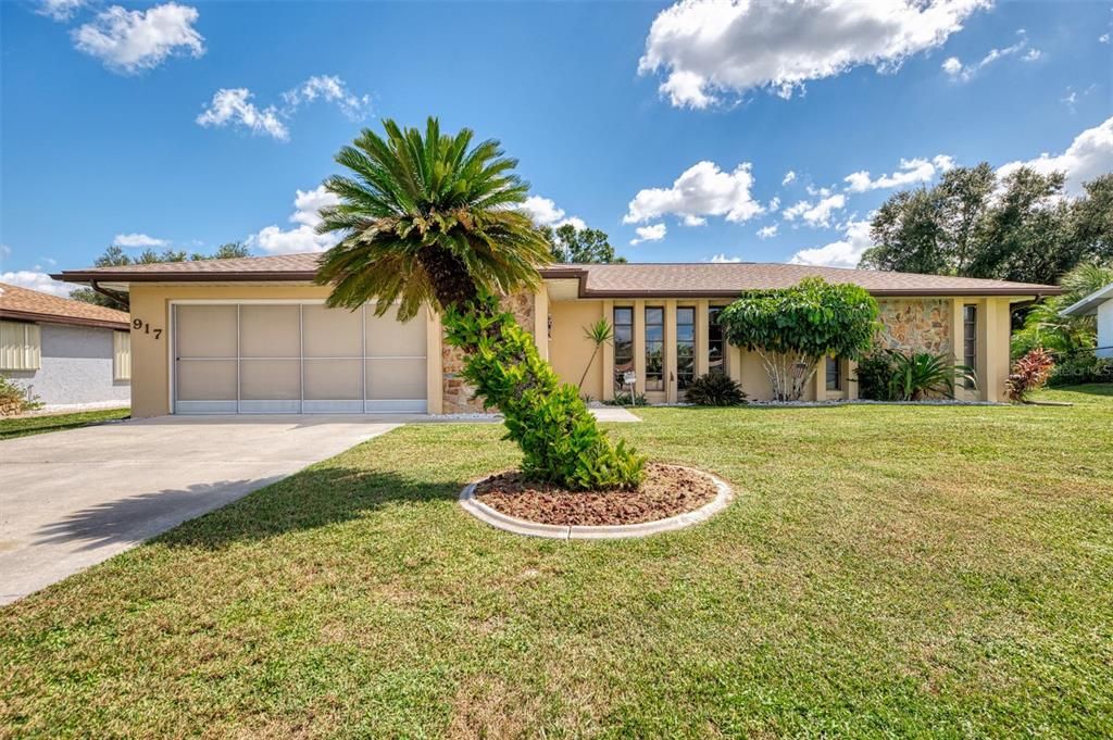 Active With Contract: $239,900 (2 beds, 2 baths, 1507 Square Feet)