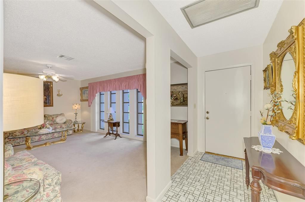 Active With Contract: $239,900 (2 beds, 2 baths, 1507 Square Feet)