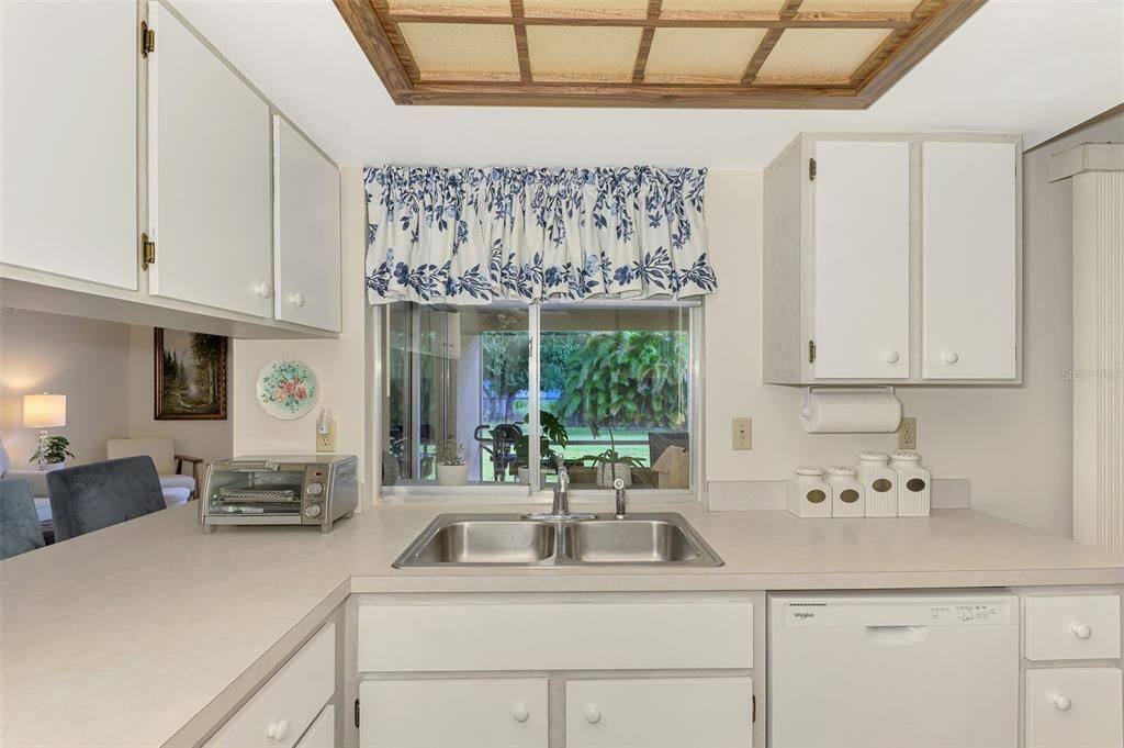 Active With Contract: $239,900 (2 beds, 2 baths, 1507 Square Feet)