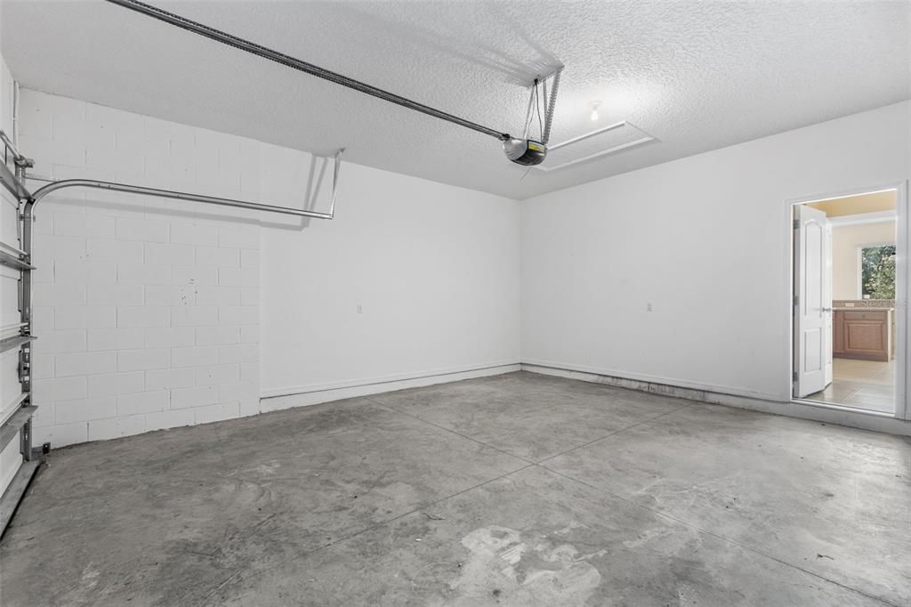 Active With Contract: $299,900 (3 beds, 2 baths, 1614 Square Feet)