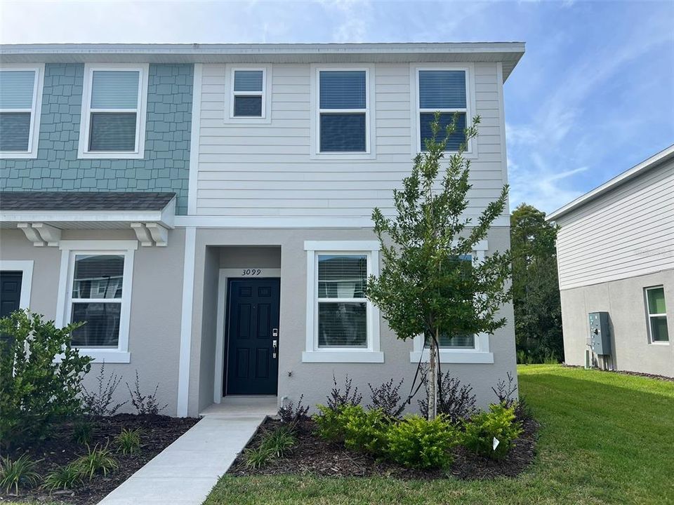 Недавно продано: $240,000 (2 спален, 2 ванн, 1205 Квадратных фут)