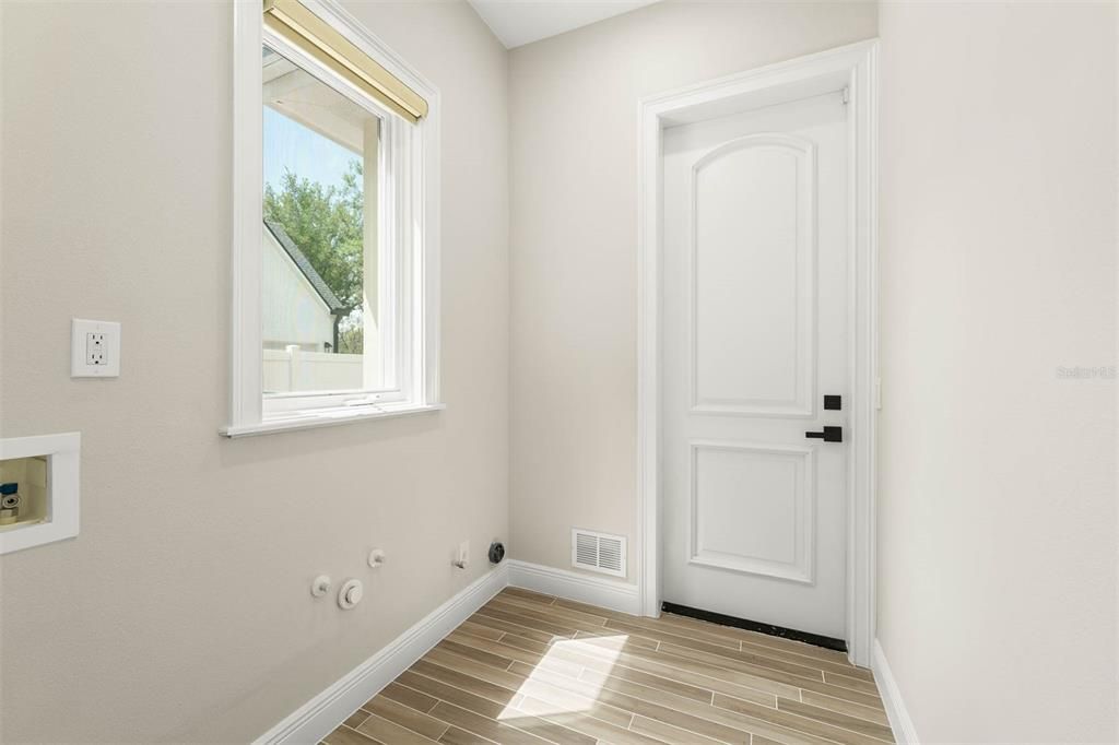 For Rent: $16,550 (8 beds, 6 baths, 7000 Square Feet)