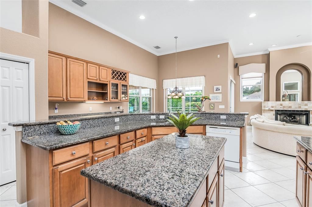 For Sale: $950,000 (4 beds, 3 baths, 2700 Square Feet)