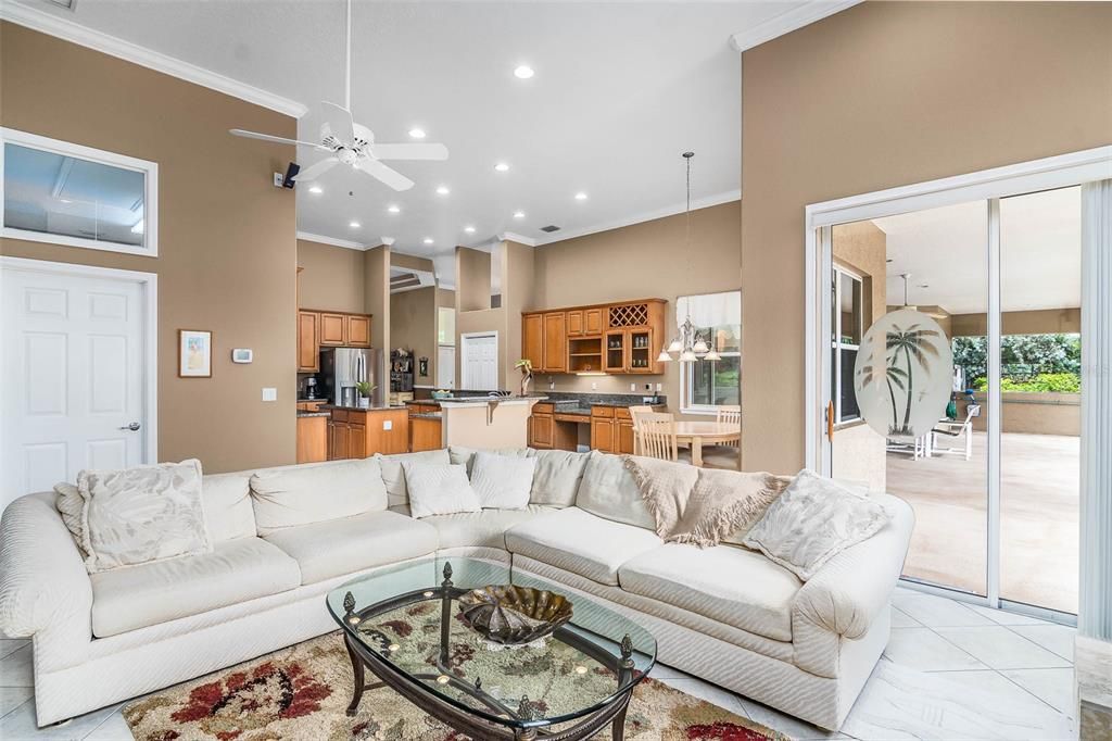 For Sale: $950,000 (4 beds, 3 baths, 2700 Square Feet)