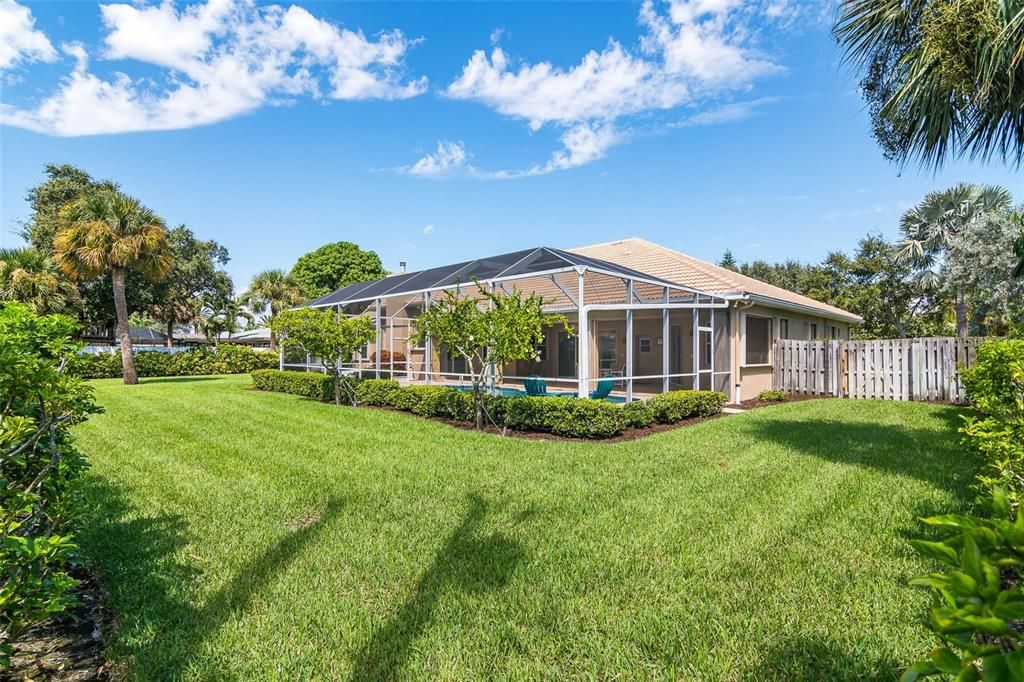 For Sale: $950,000 (4 beds, 3 baths, 2700 Square Feet)