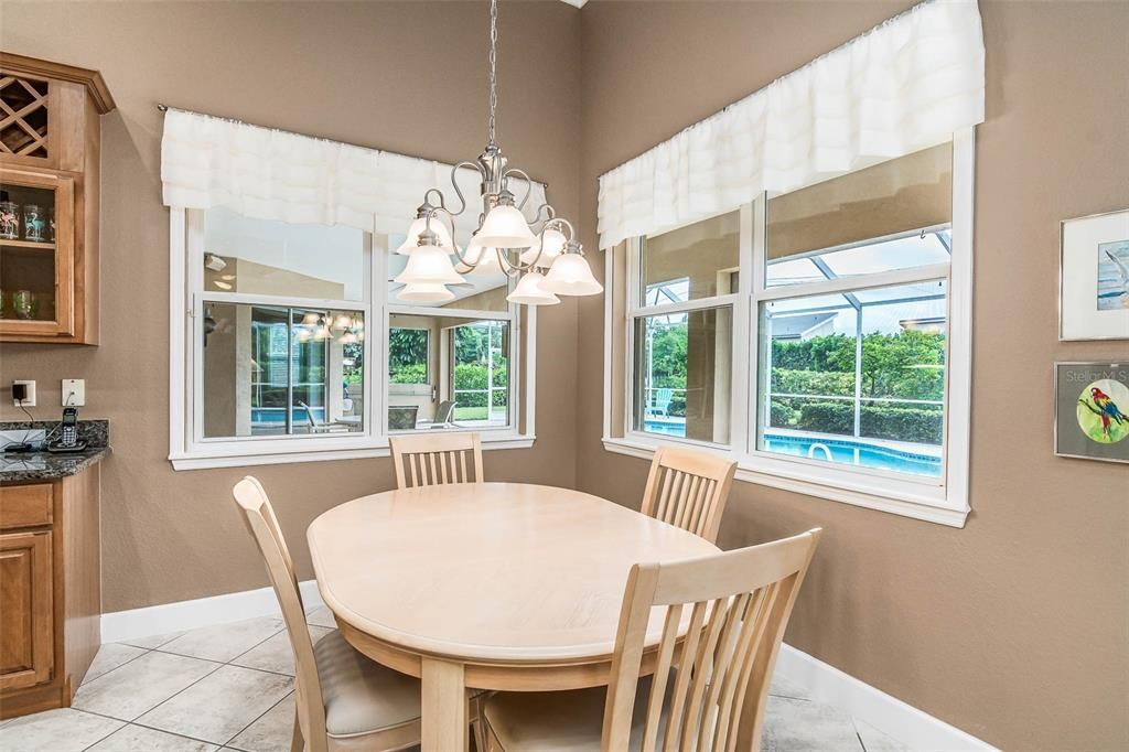 For Sale: $950,000 (4 beds, 3 baths, 2700 Square Feet)